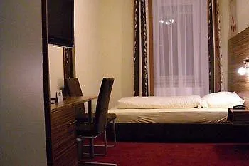 Erlen 3* إرلانجن