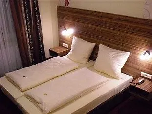 Erlen 3* إرلانجن