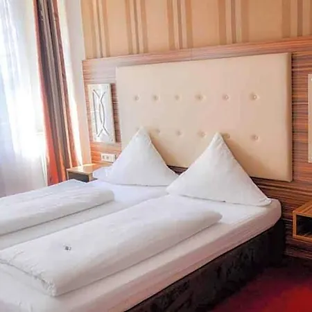 فندق Erlen 3*