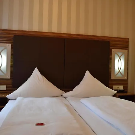 Erlen 3* إرلانجن